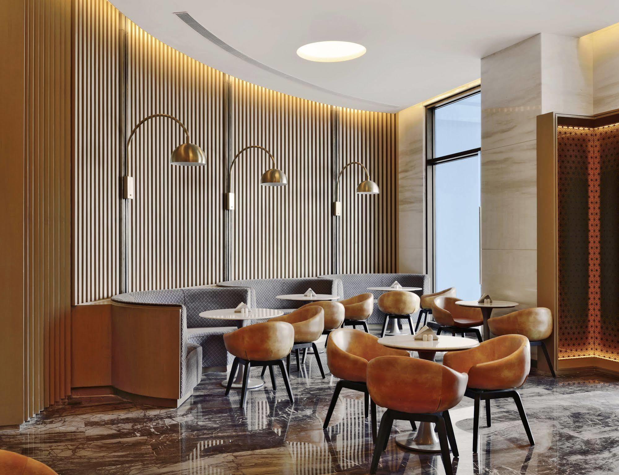 Radisson Blu Coimbatore Exterior foto The Lounge at the airport