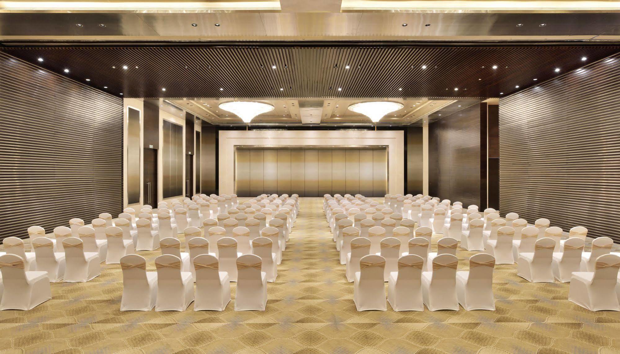 Radisson Blu Coimbatore Exterior foto The Grand Ballroom